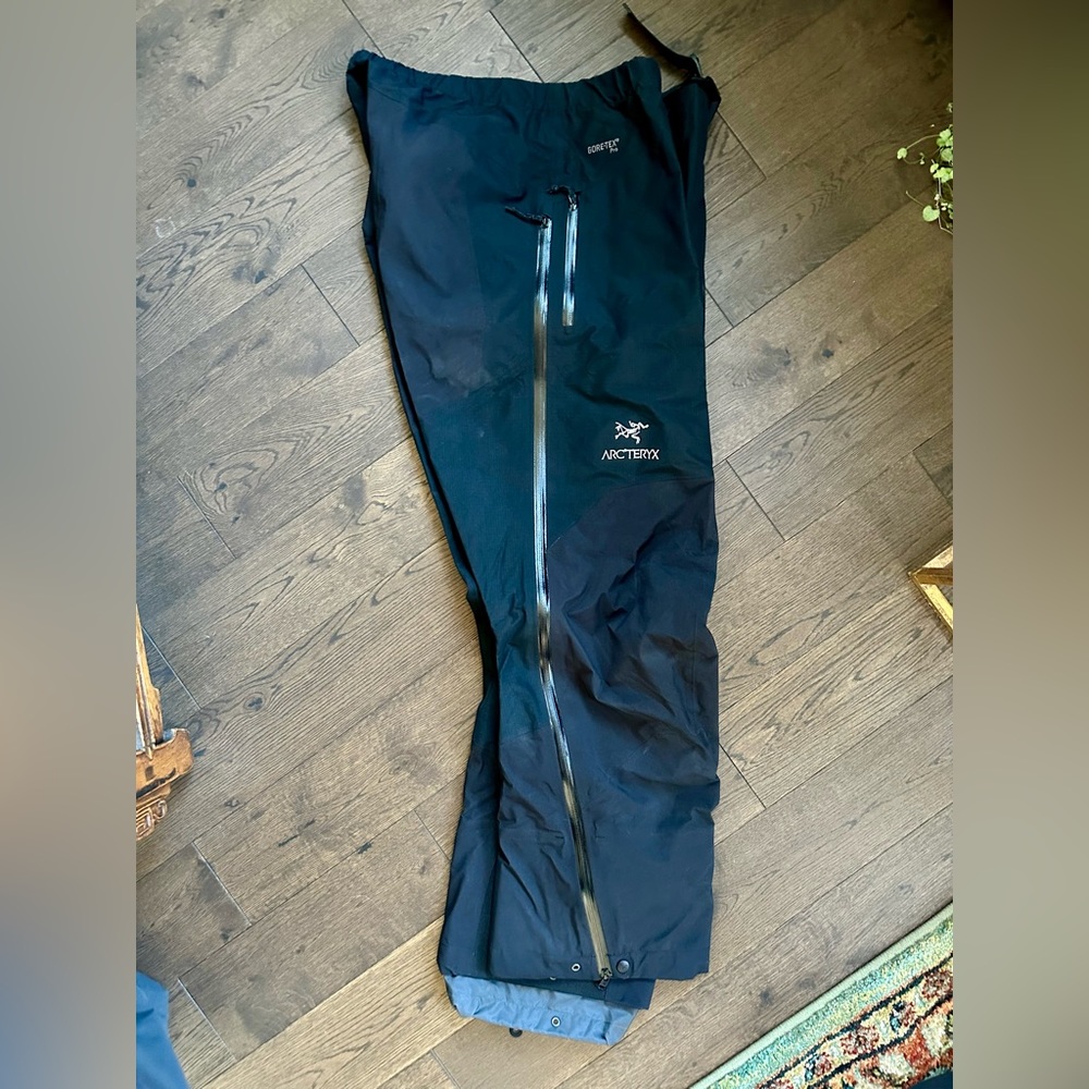 Arcteryx Beta AR goretex pro shell pants.  NWOT